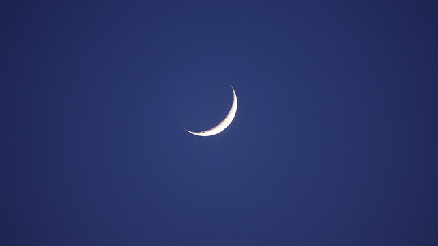 Hình ảnh minh họa ý nghĩa của từ waxing crescent