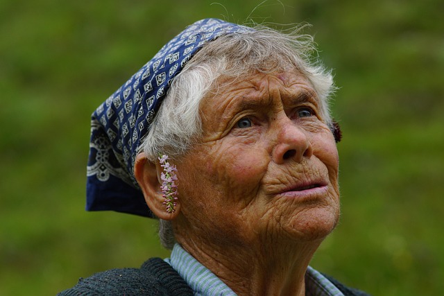 Hình ảnh minh họa ý nghĩa của từ wise person